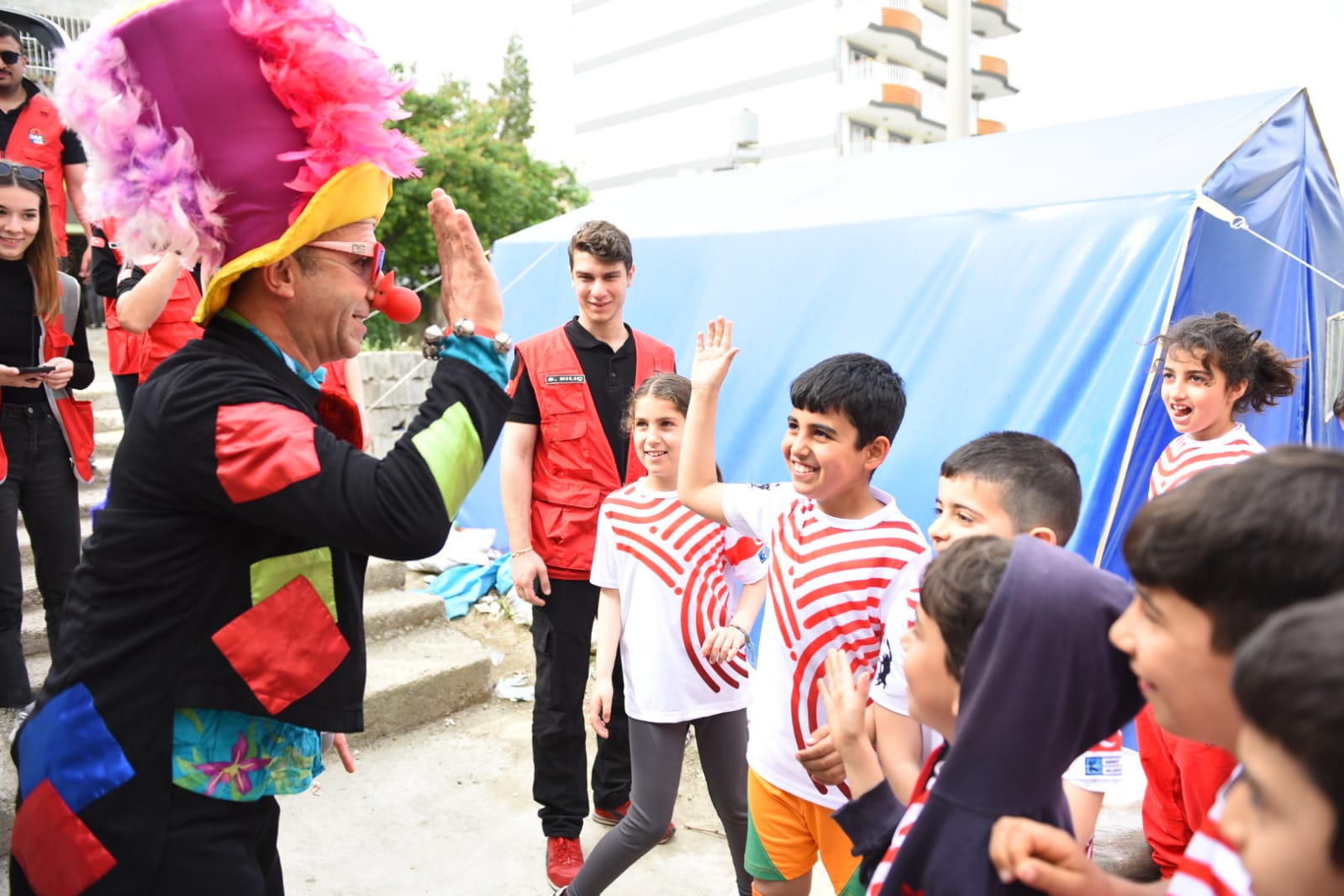 Kadıköy Belediyesi'nden Hataylı çocuklara 23 Nisan süprizi